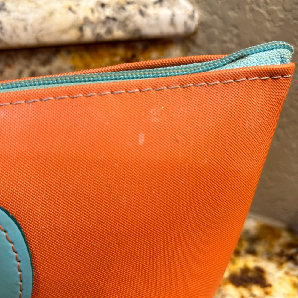 Jon Hart large/ grande makeup zipper pull bag with Crown details. - Picture 4 of 15